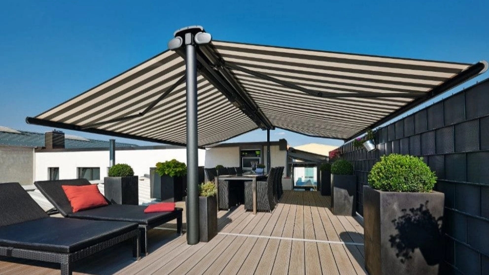 The main components of a canopy
